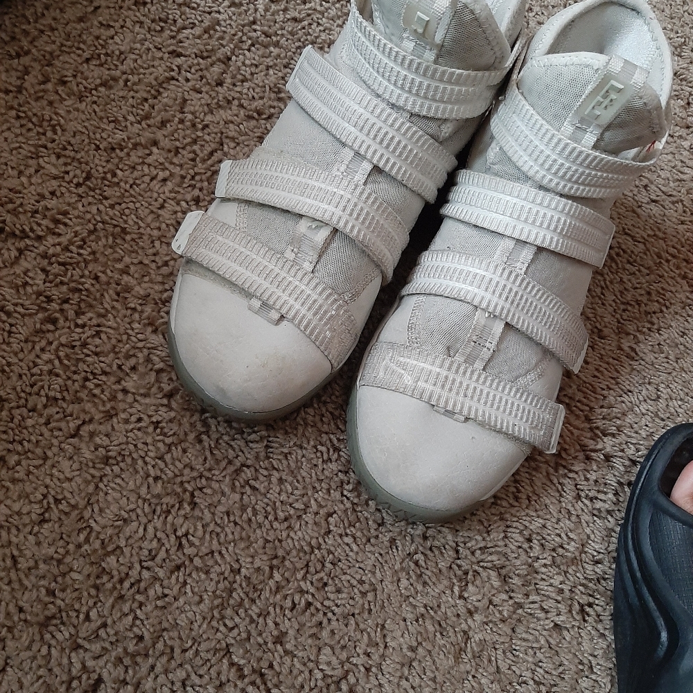 Nike Lebron Soldiers XL